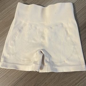 Bo and tee ribbed contour shorts